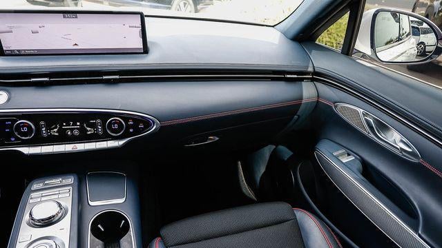 2023 Genesis GV70 2.5T Standard