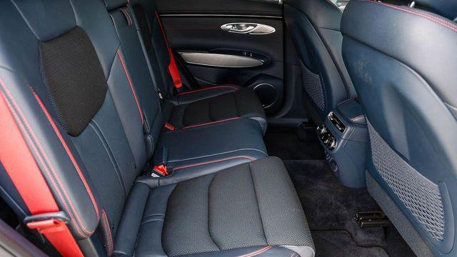 2023 Genesis GV70 2.5T Standard