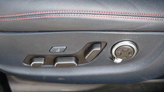 2023 Genesis GV70 2.5T Standard
