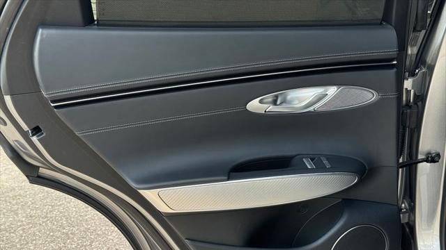 2023 Genesis GV70 2.5T Standard