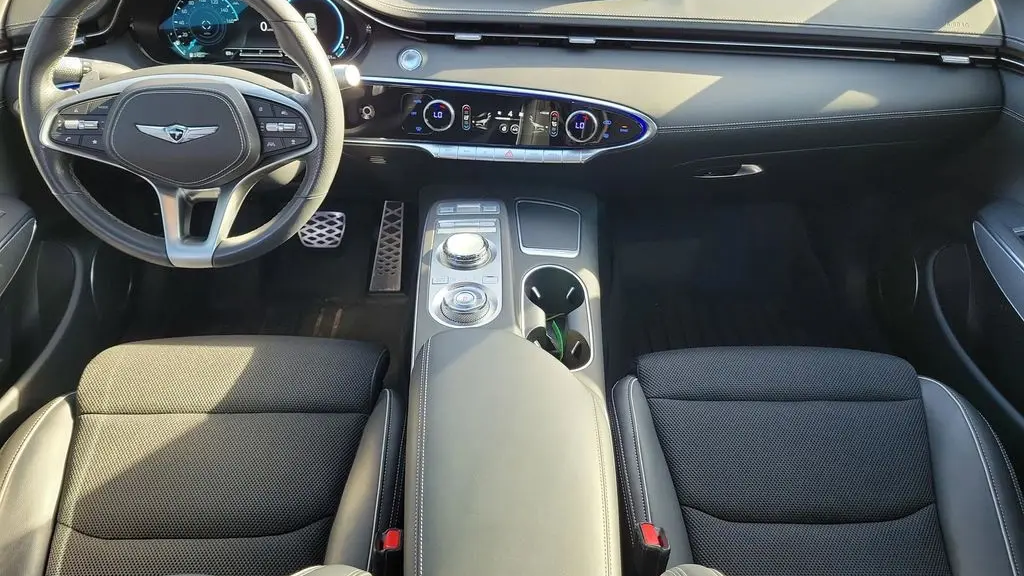 2023 Genesis GV70 2.5T Standard