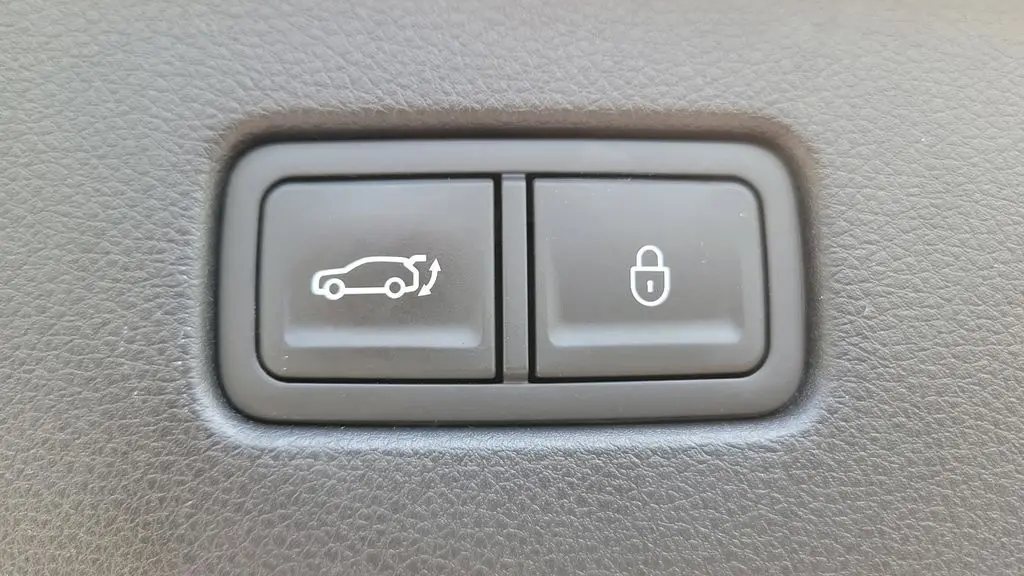 2023 Genesis GV70 2.5T Standard