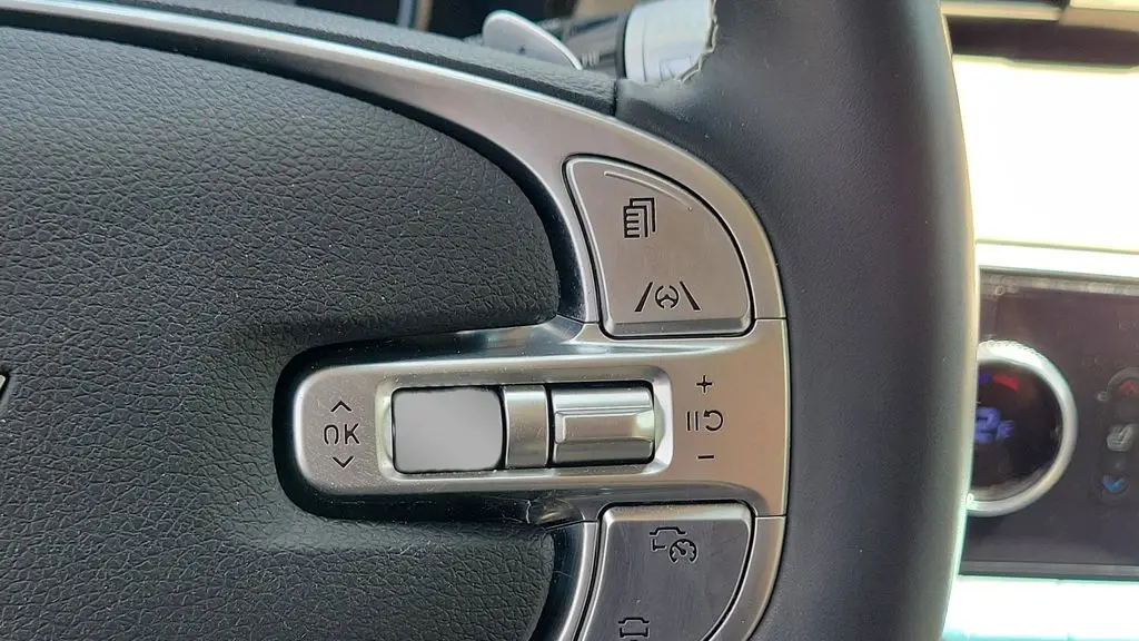 2023 Genesis GV70 2.5T Standard