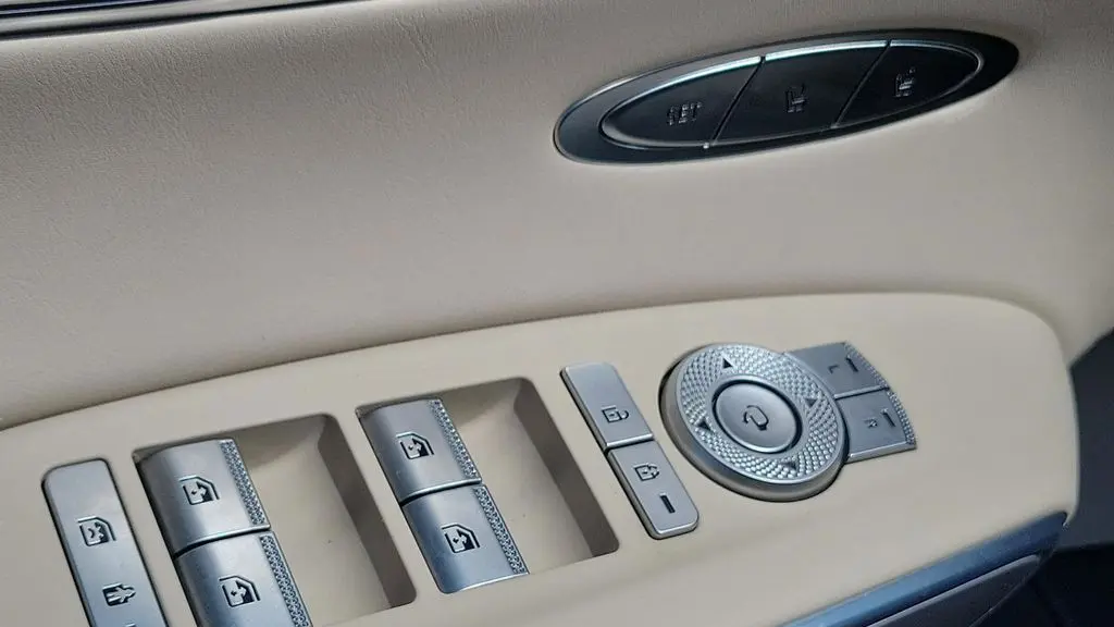 2023 Genesis GV70 2.5T Standard
