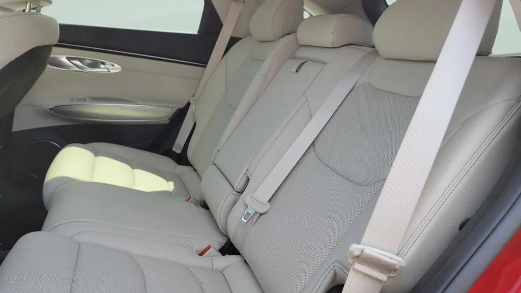 2023 Genesis GV70 2.5T Standard