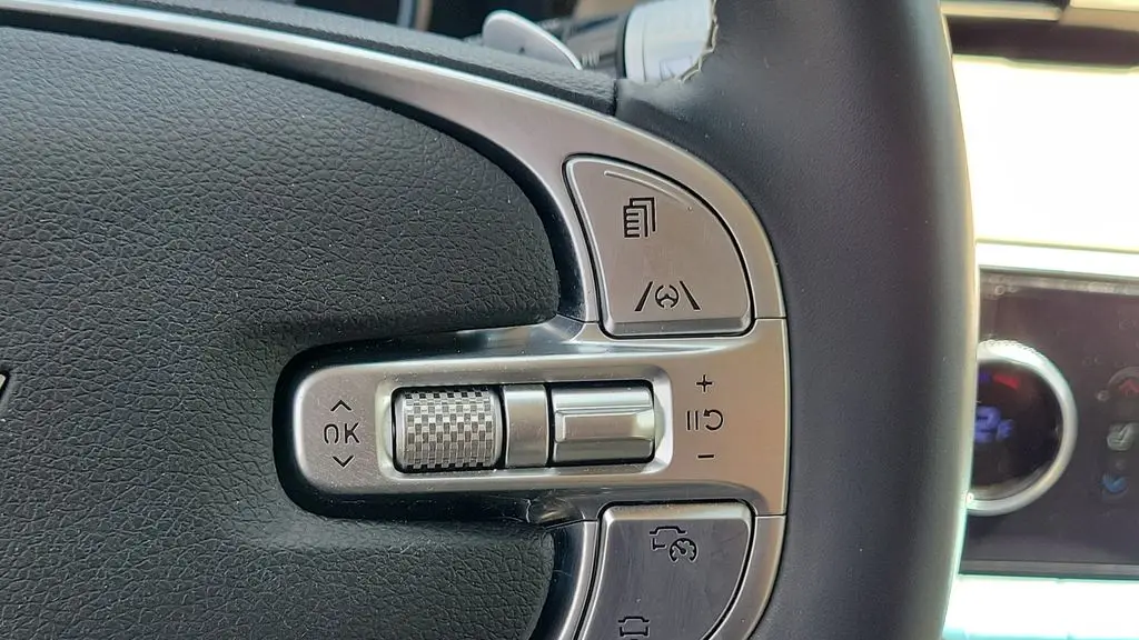 2023 Genesis GV70 2.5T Standard
