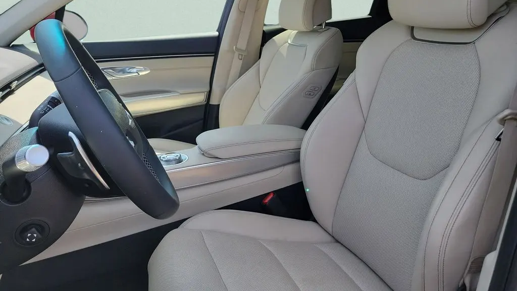 2023 Genesis GV70 2.5T Standard
