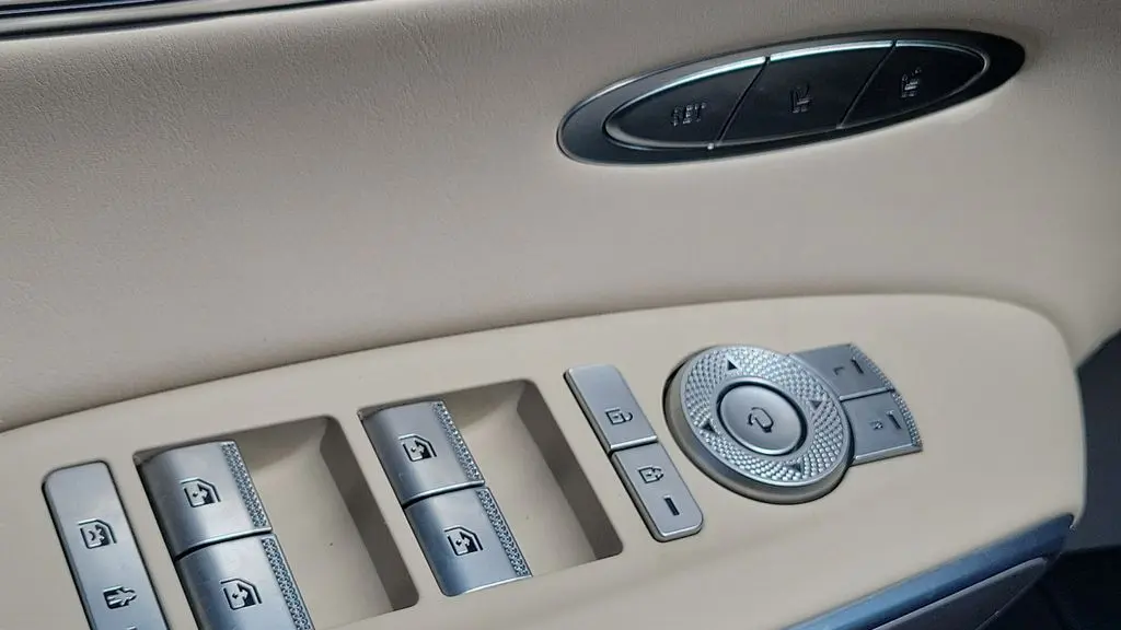 2023 Genesis GV70 2.5T Standard