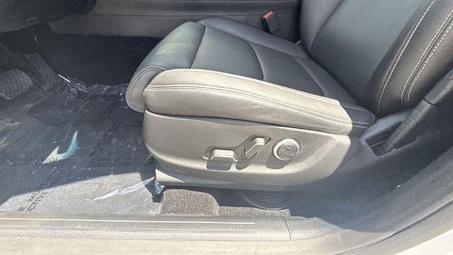 2023 Genesis GV70 2.5T Standard