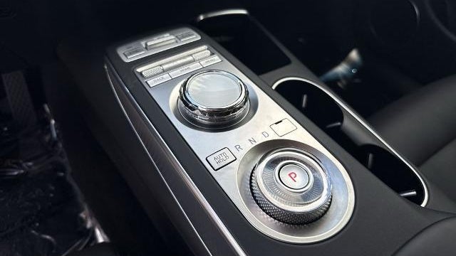 2023 Genesis GV70 2.5T Standard