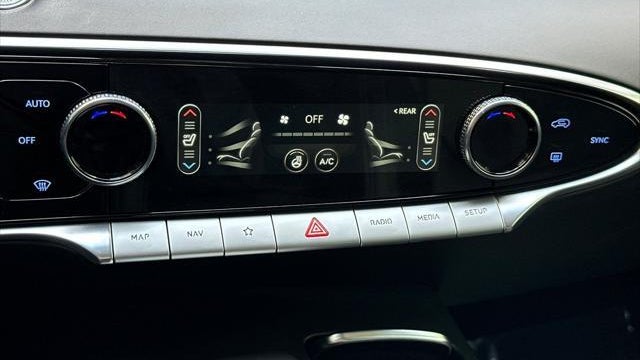 2023 Genesis GV70 2.5T Standard
