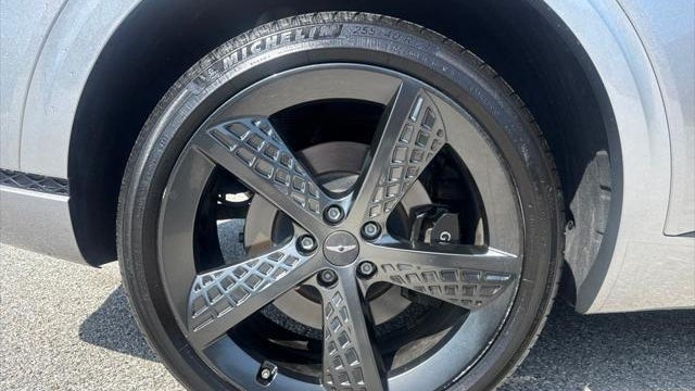 2023 Genesis GV70 2.5T Standard