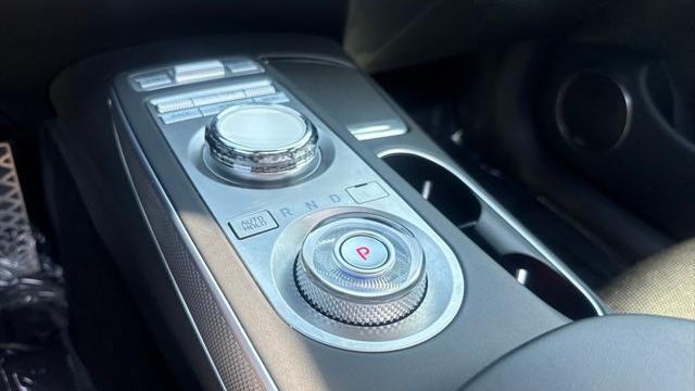 2023 Genesis GV70 2.5T Standard