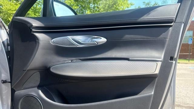 2023 Genesis GV70 2.5T Standard