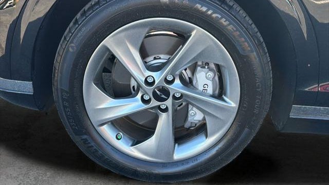 2026 Genesis GV70 2.5T Standard