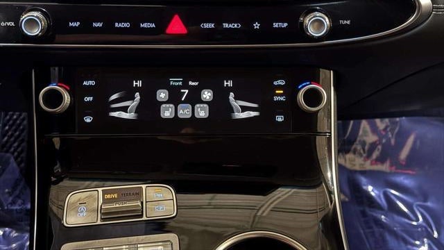 2026 Genesis GV70 2.5T Standard
