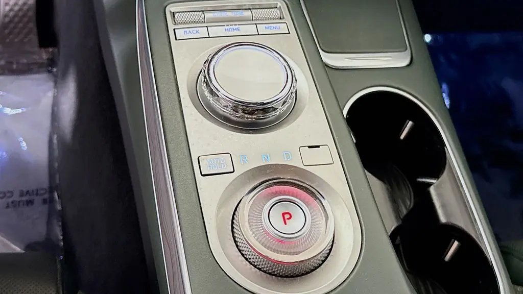 2022 Genesis GV70 2.5T Standard