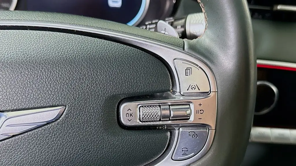 2022 Genesis GV70 2.5T Standard