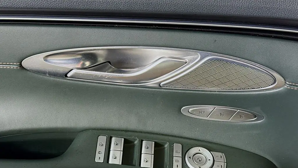 2022 Genesis GV70 2.5T Standard