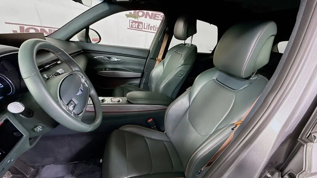2022 Genesis GV70 2.5T Standard