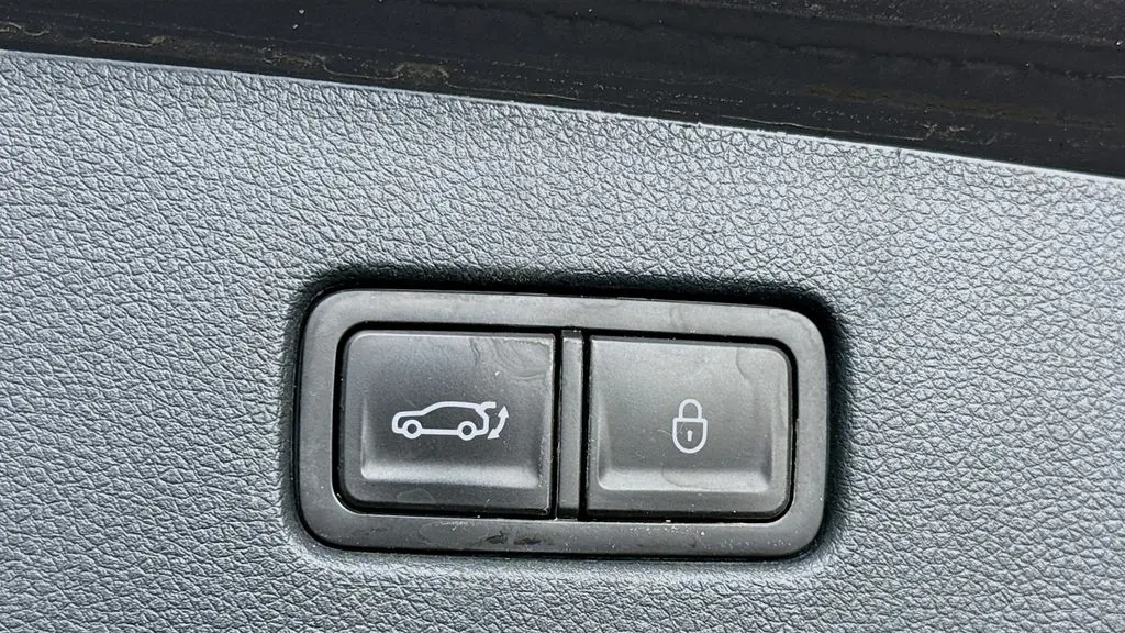 2022 Genesis GV70 2.5T Standard