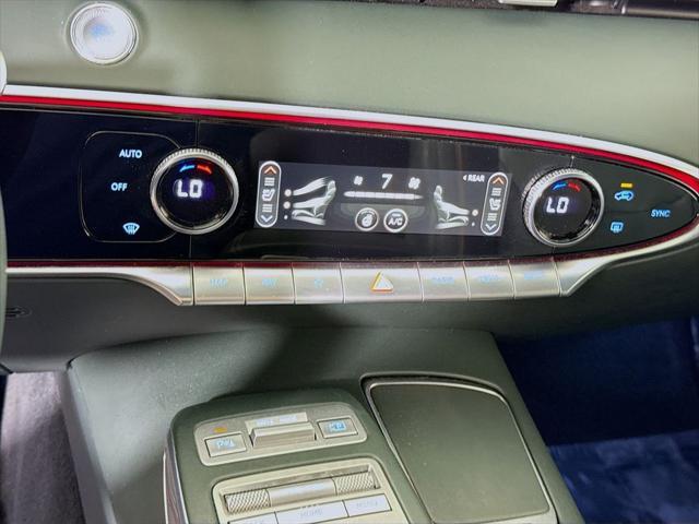 2022 Genesis Gv70 - $37,956