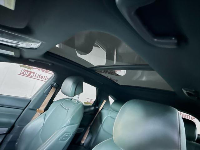 2022 Genesis Gv70 - $37,956