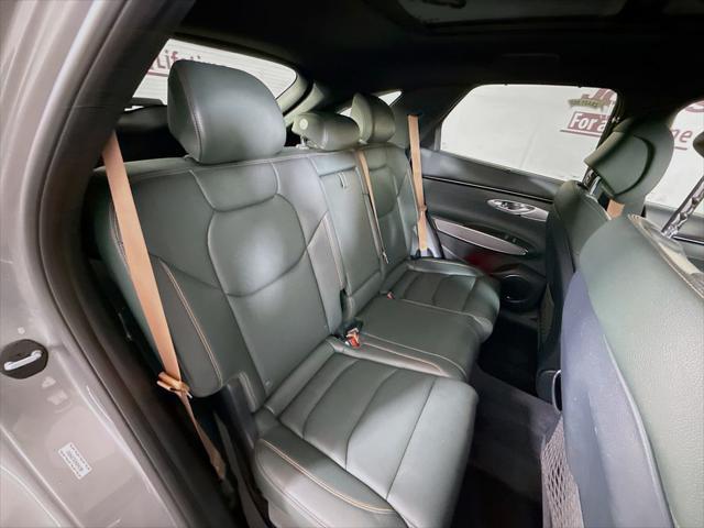 2022 Genesis Gv70 - $37,956