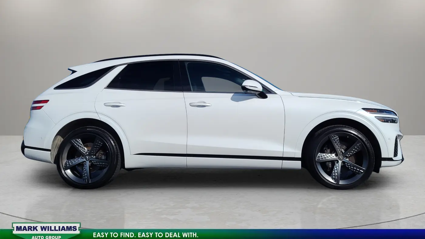 2023 Genesis GV70 2.5T Standard