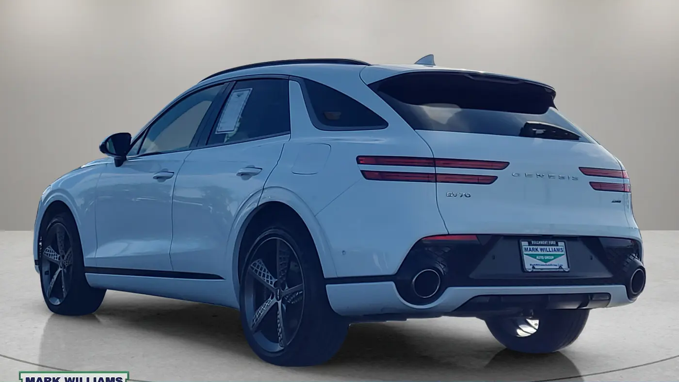 2023 Genesis GV70 2.5T Standard