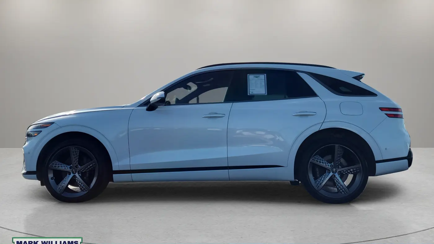 2023 Genesis GV70 2.5T Standard