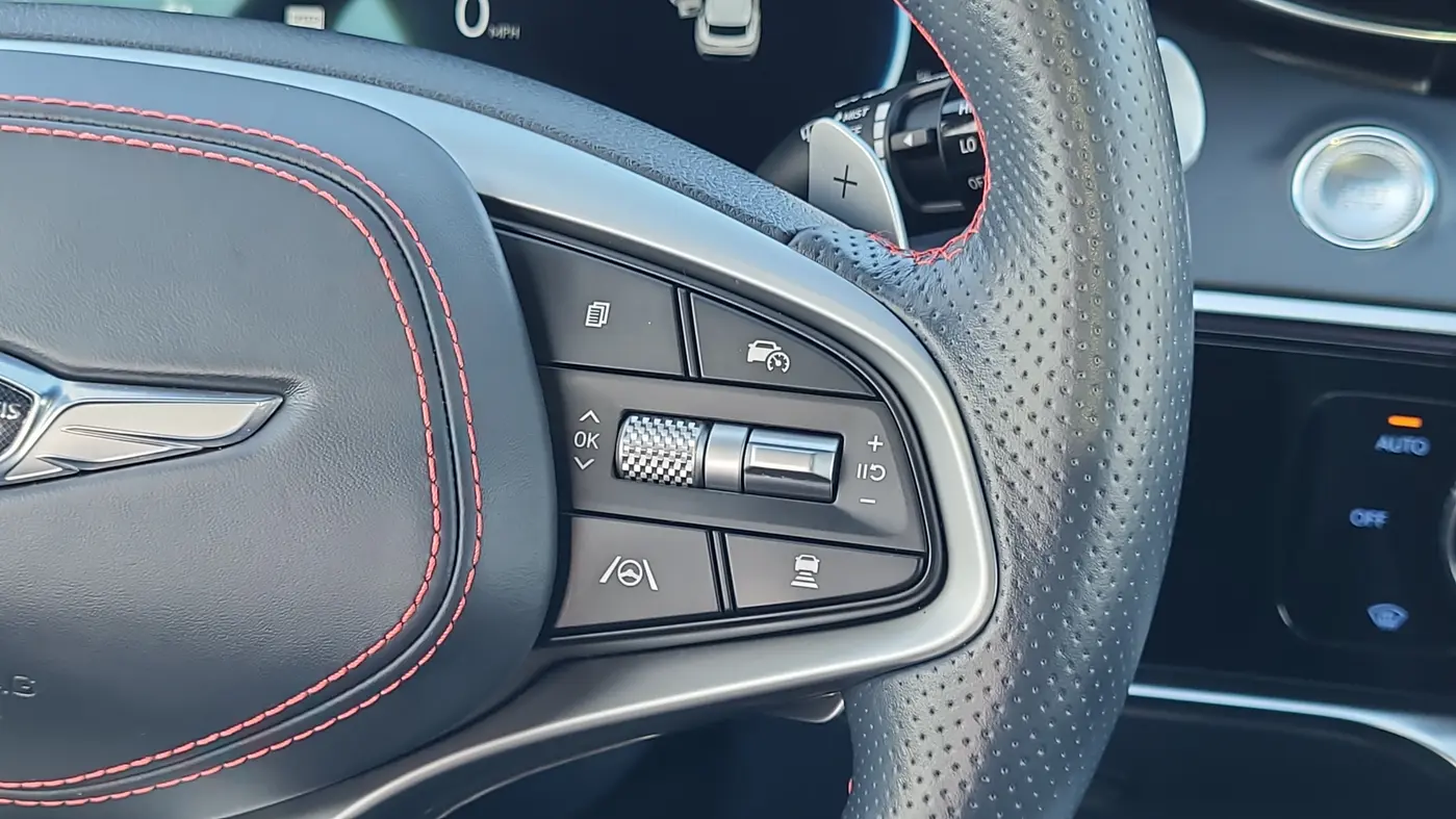 2023 Genesis GV70 2.5T Standard