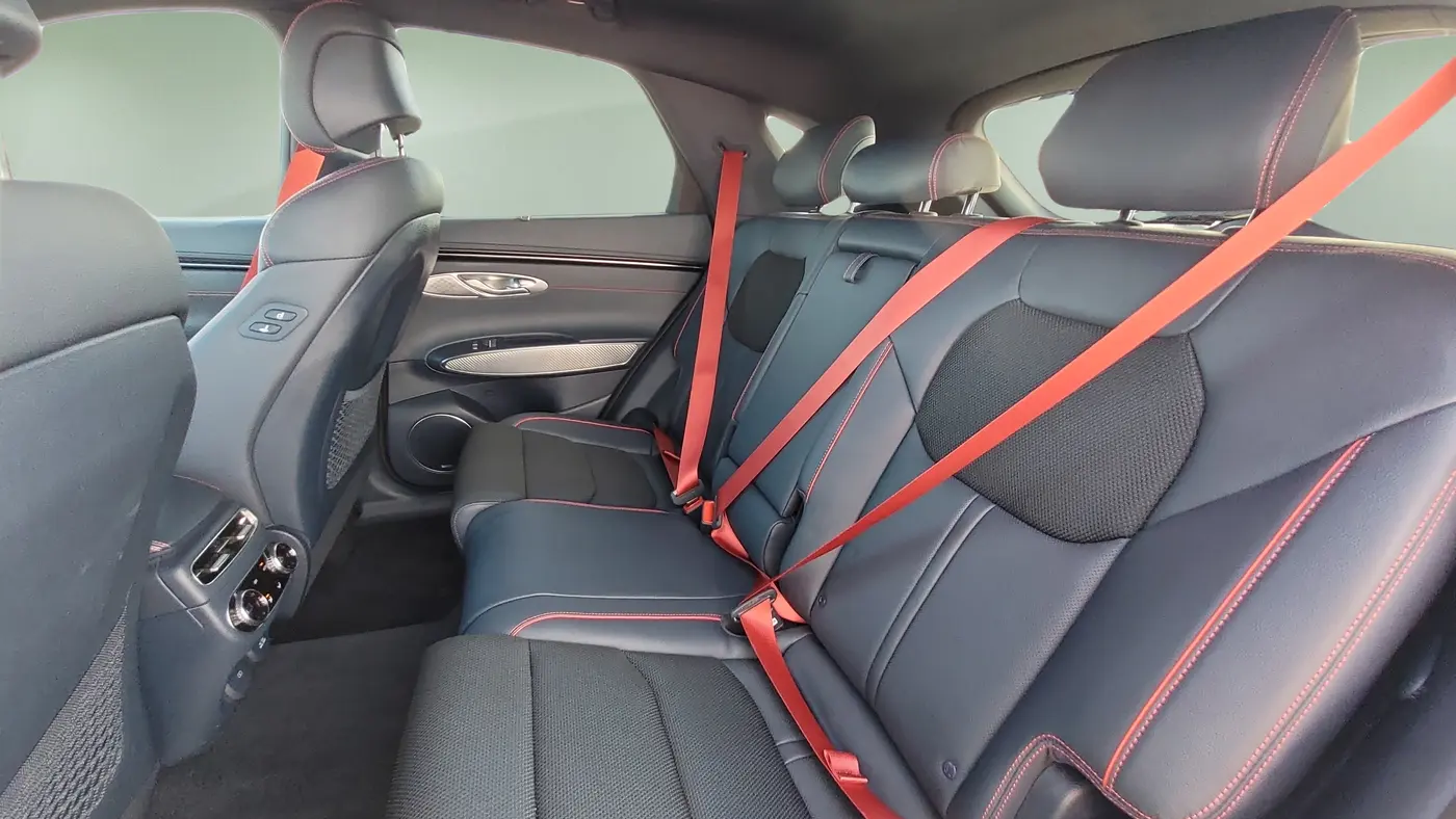 2023 Genesis GV70 2.5T Standard
