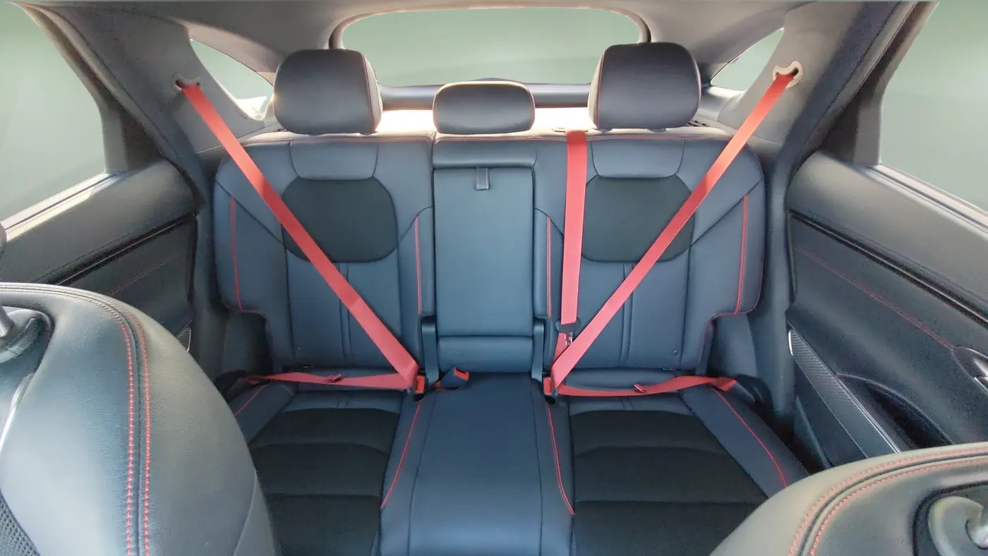2023 Genesis GV70 2.5T Standard
