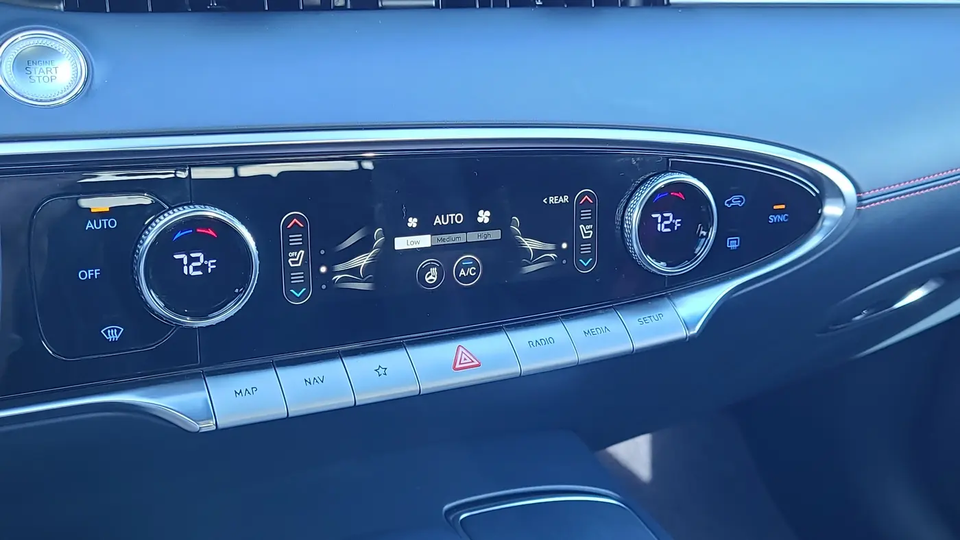 2023 Genesis GV70 2.5T Standard