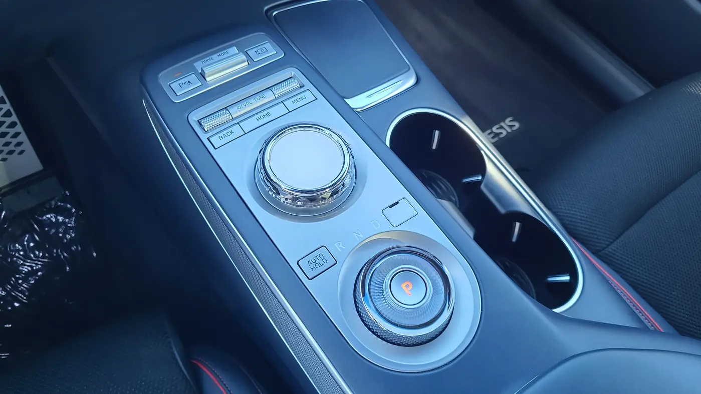 2023 Genesis GV70 2.5T Standard