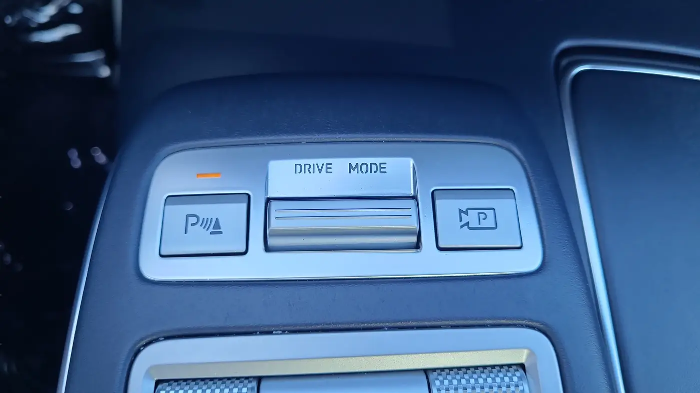 2023 Genesis GV70 2.5T Standard