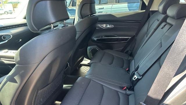 2023 Genesis GV70 2.5T Standard