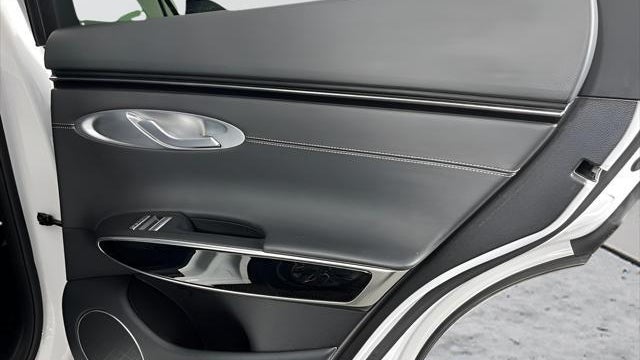 2025 Genesis GV70 2.5T Standard