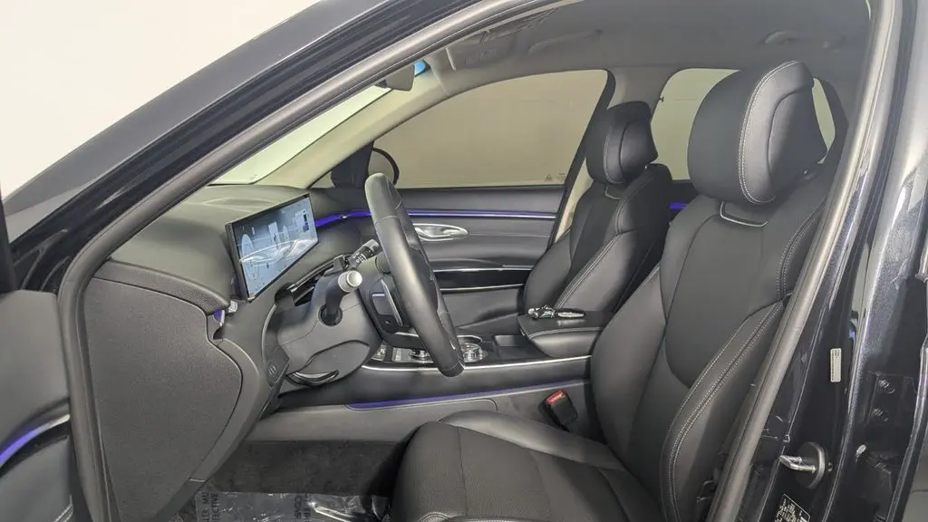 2026 Genesis GV70 2.5T Standard