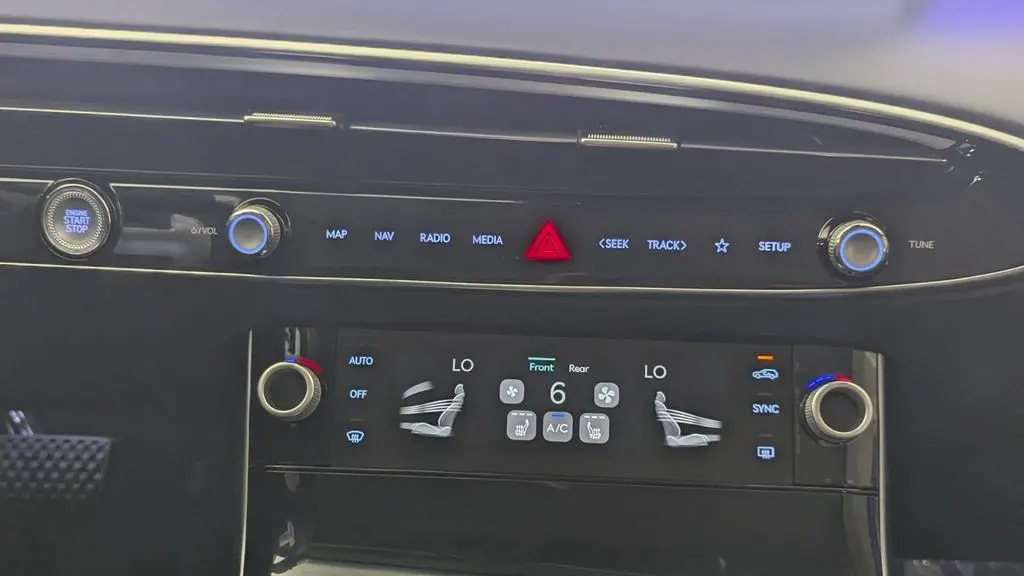 2026 Genesis GV70 2.5T Standard