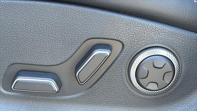 2026 Genesis GV70 2.5T Standard