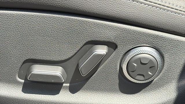 2026 Genesis GV70 2.5T Standard