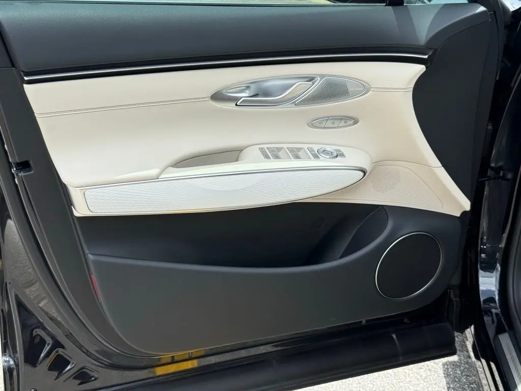 2026 Genesis Gv70 - $50,214
