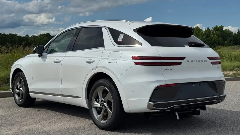2026 Genesis GV70 2.5T Advanced
