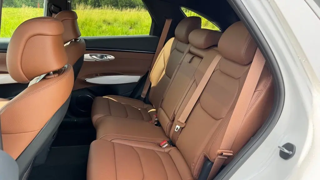 2026 Genesis GV70 2.5T Advanced