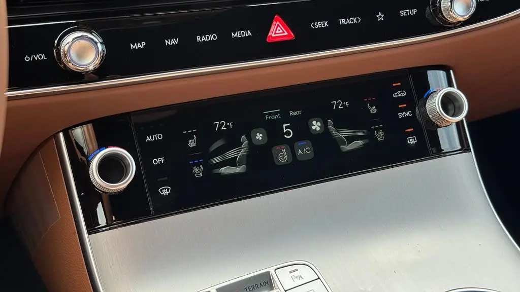 2026 Genesis GV70 2.5T Advanced
