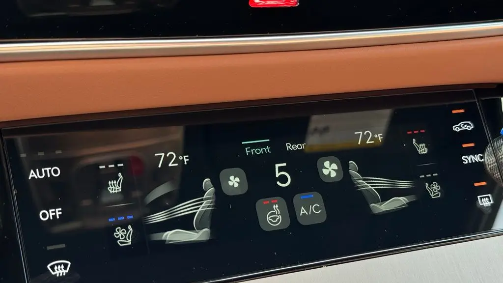2026 Genesis GV70 2.5T Advanced
