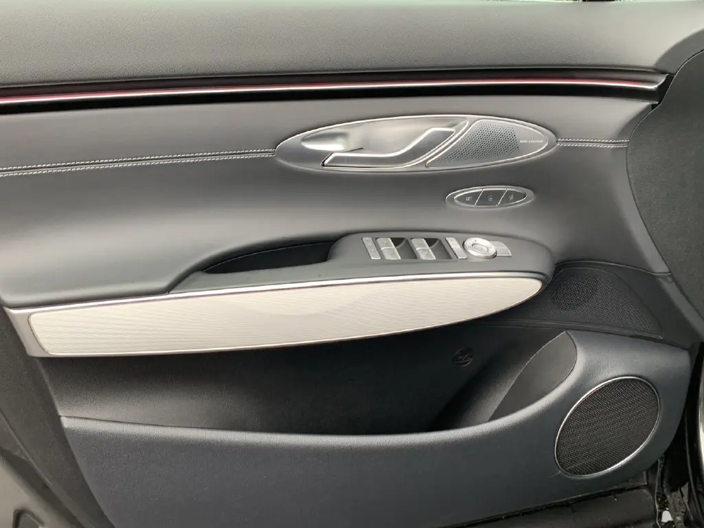 2026 Genesis Gv70 - $51,212