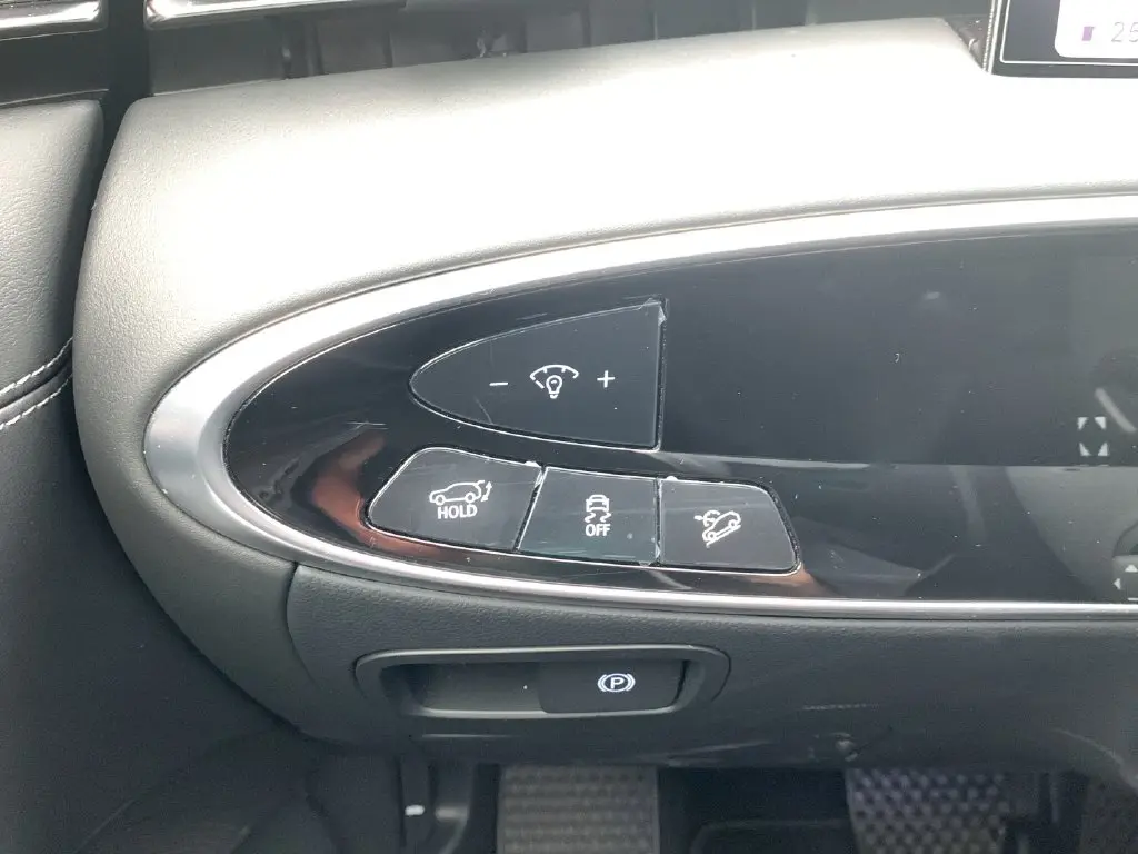 2026 Genesis Gv70 - $51,212